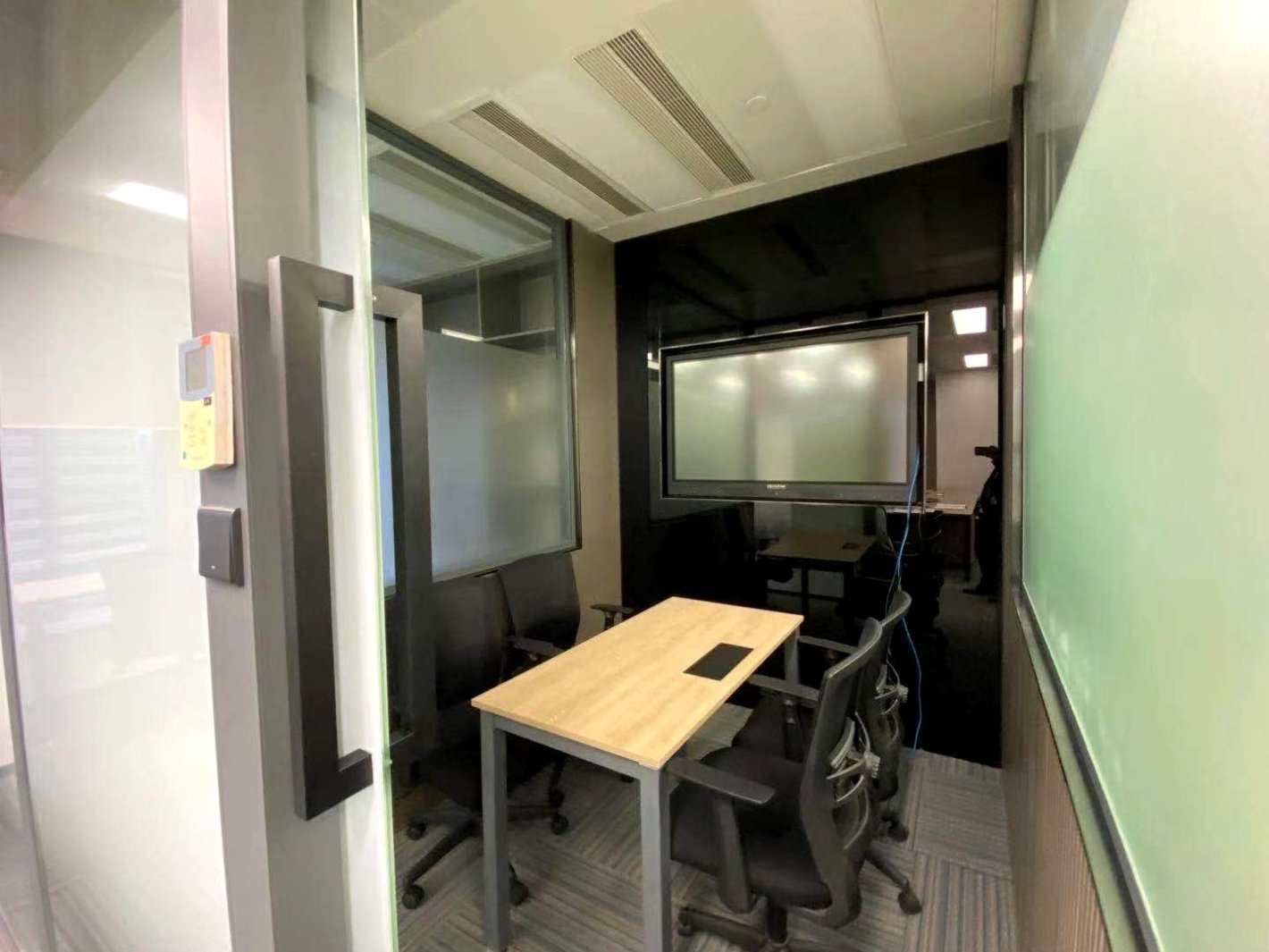 港汇恒隆广场徐汇 港汇恒隆广场 145平米 简装修