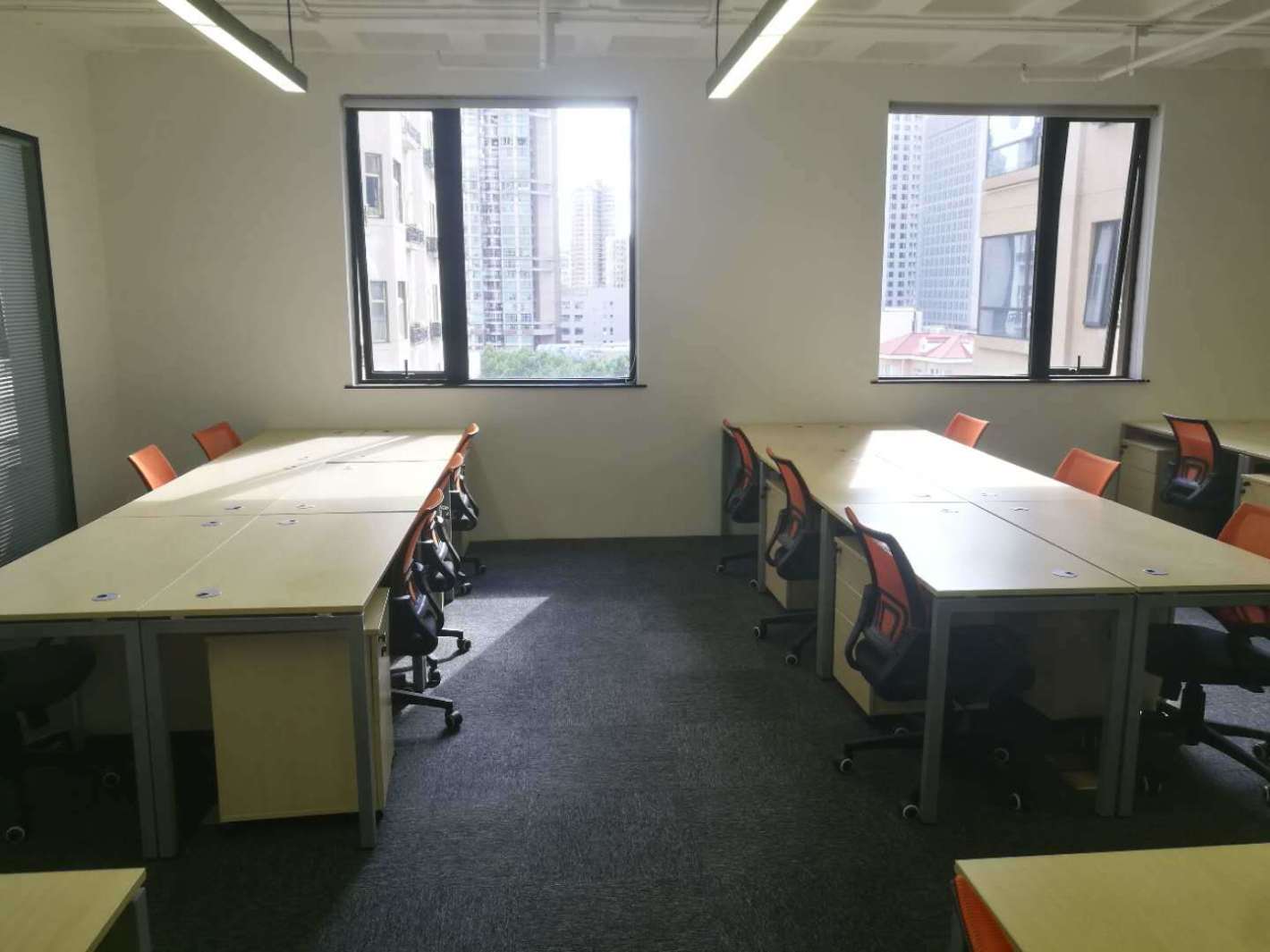 快易名商徐汇中心万体馆 快易名商徐汇中心 222平米 精装修