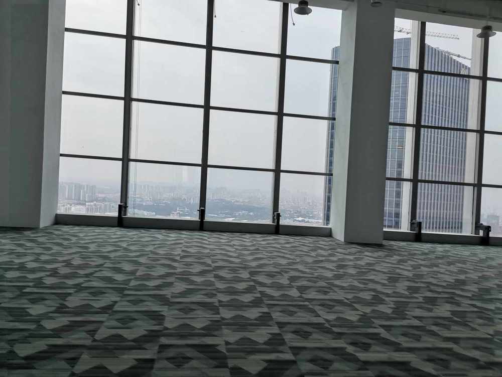 绿地缤纷城（绿地中心二期）徐汇 绿地缤纷城（绿地中心二期） 85平米 简装修