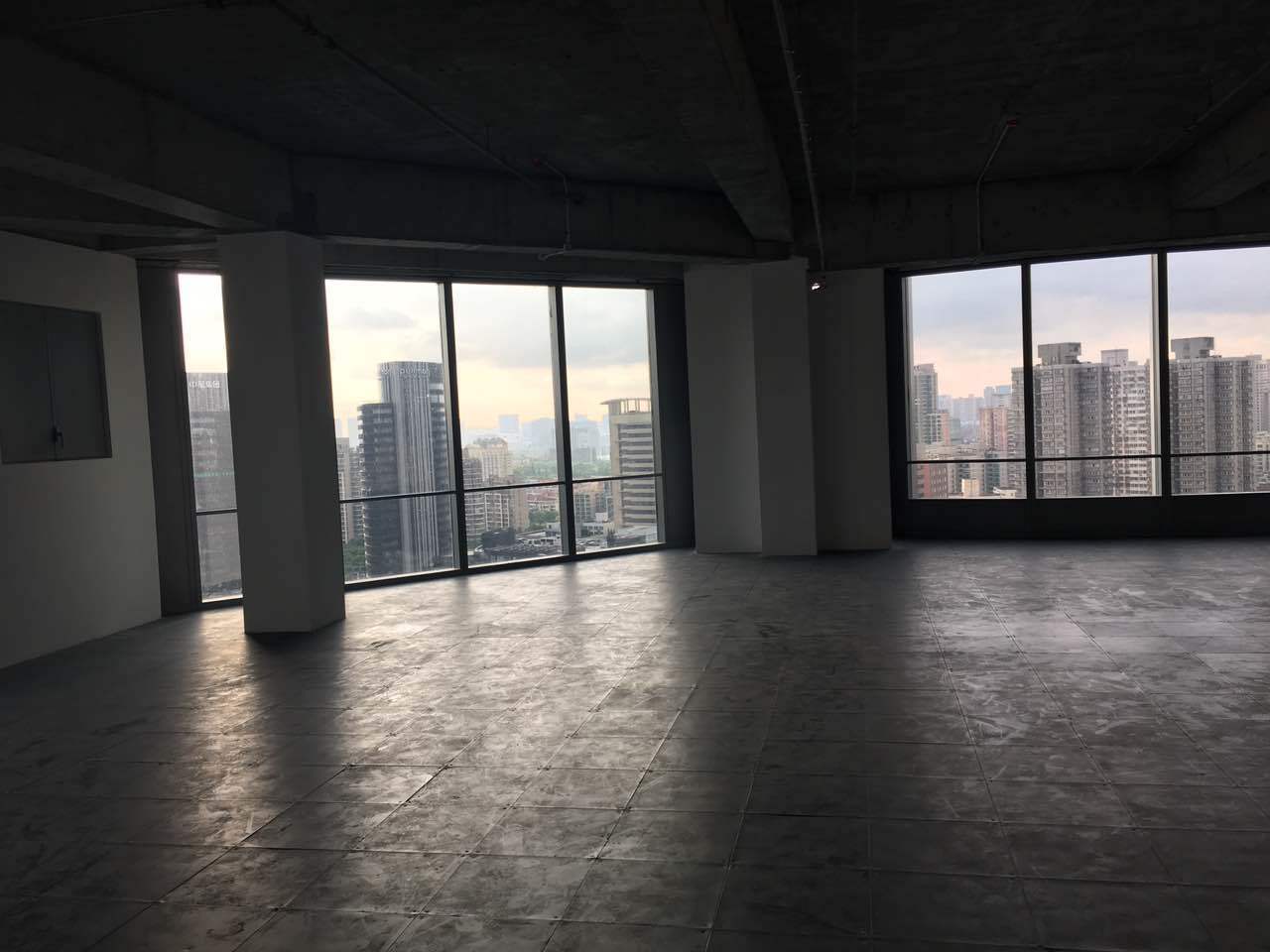 凌云壹街坊196平米办公室出租-租金价格3.45元/m²/天