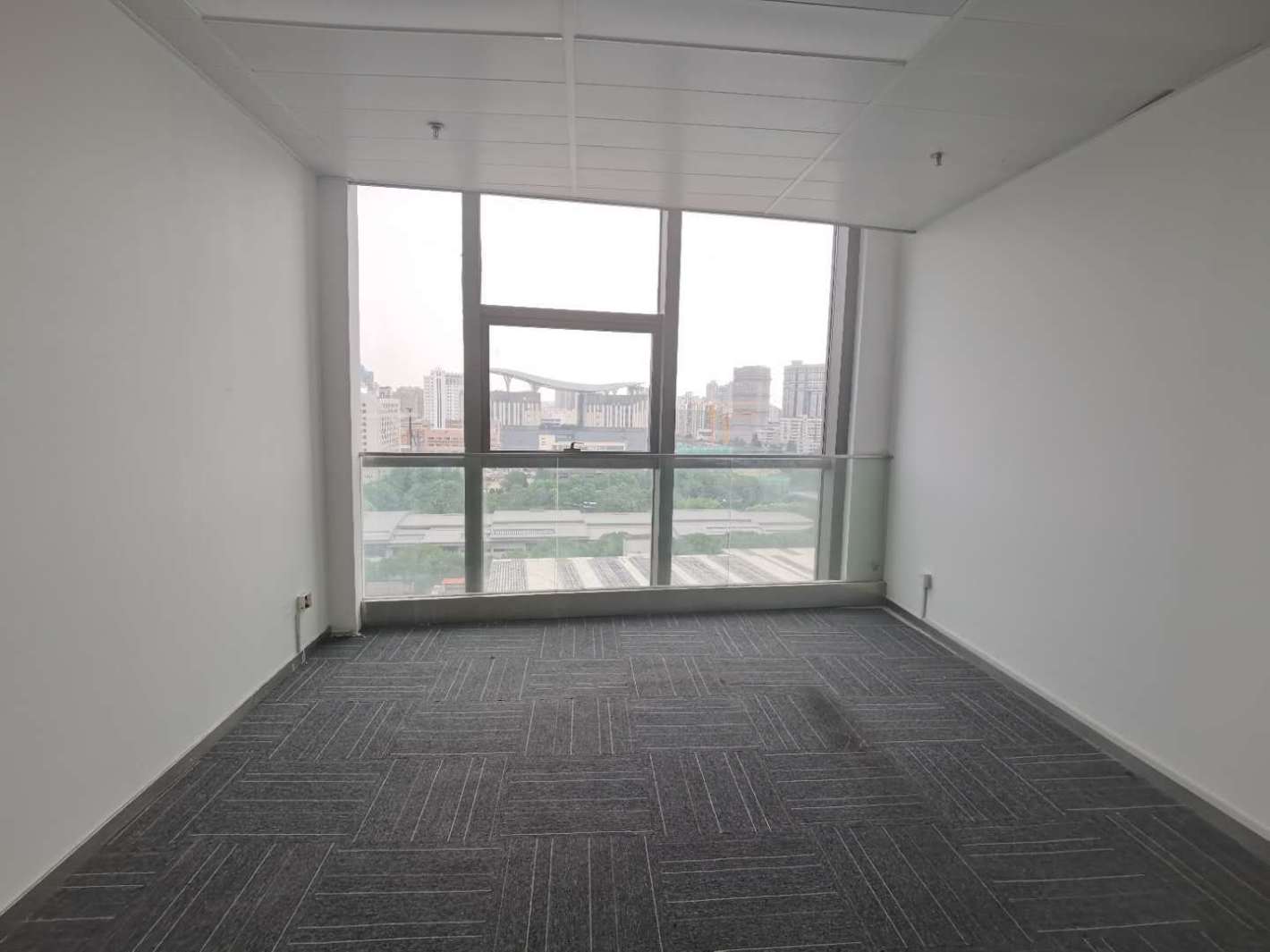 汇阳广场万体馆 汇阳广场 198平米 精装修