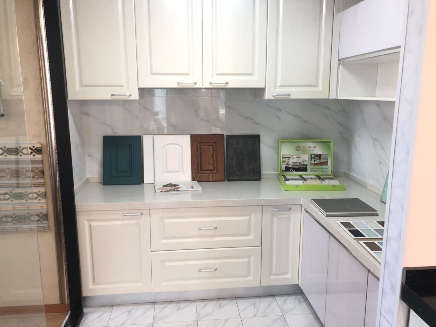 景鸿大厦万体馆 景鸿大厦 120.2平米 中等装修