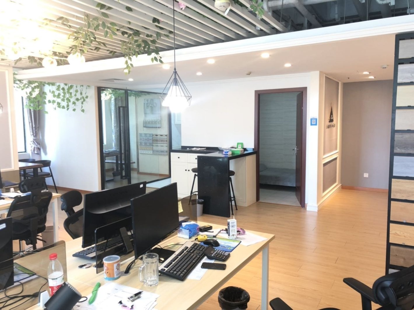 景鸿大厦万体馆 景鸿大厦 120.2平米 中等装修