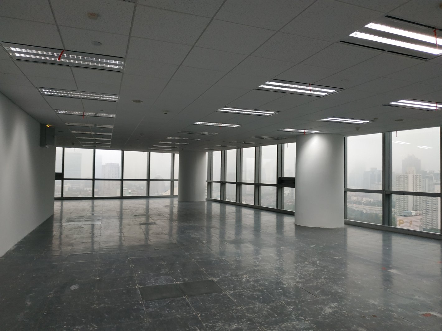 新茂大厦308平米办公室出租-租金价格9.80元/m²/天