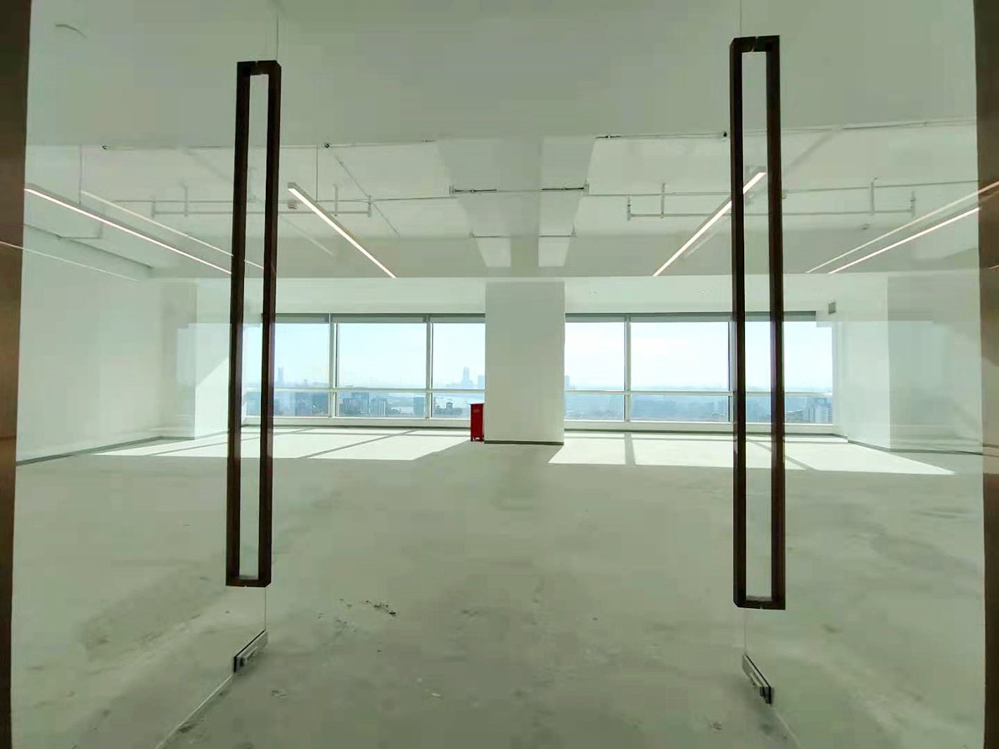 中港汇黄浦(原长城金融大厦)黄浦 中港汇黄浦(原长城金融大厦) 141平米 简装修