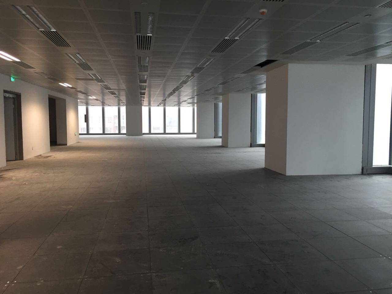 中国人寿金融中心145平米办公室出租-租金价格10.14元/m²/天
