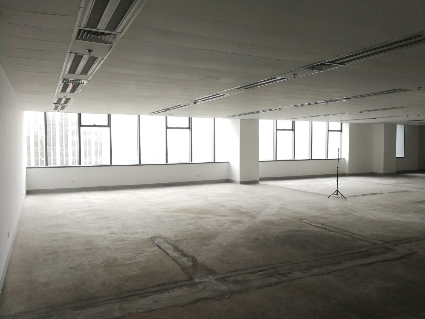 新漕河泾国际商务中心徐汇 新漕河泾国际商务中心 406平米 简装修