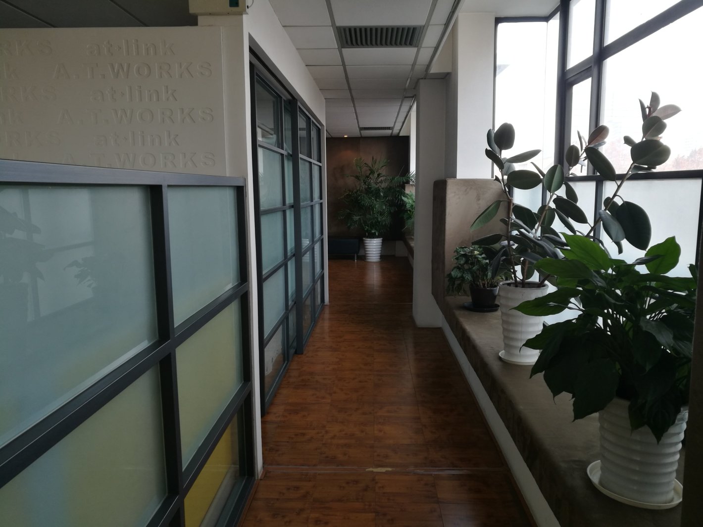 慧谷白猫科技园300平米办公室出租-租金价格3.65元/m²/天