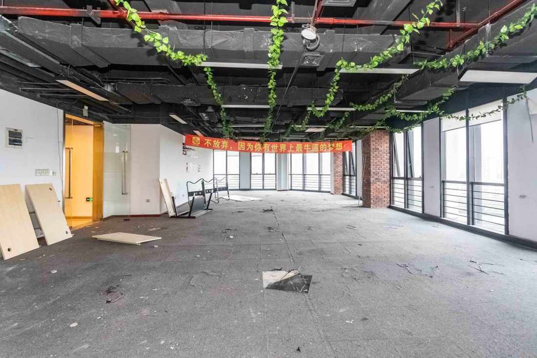 华滋奔腾大厦宝山 华滋奔腾大厦 247平米 精装修