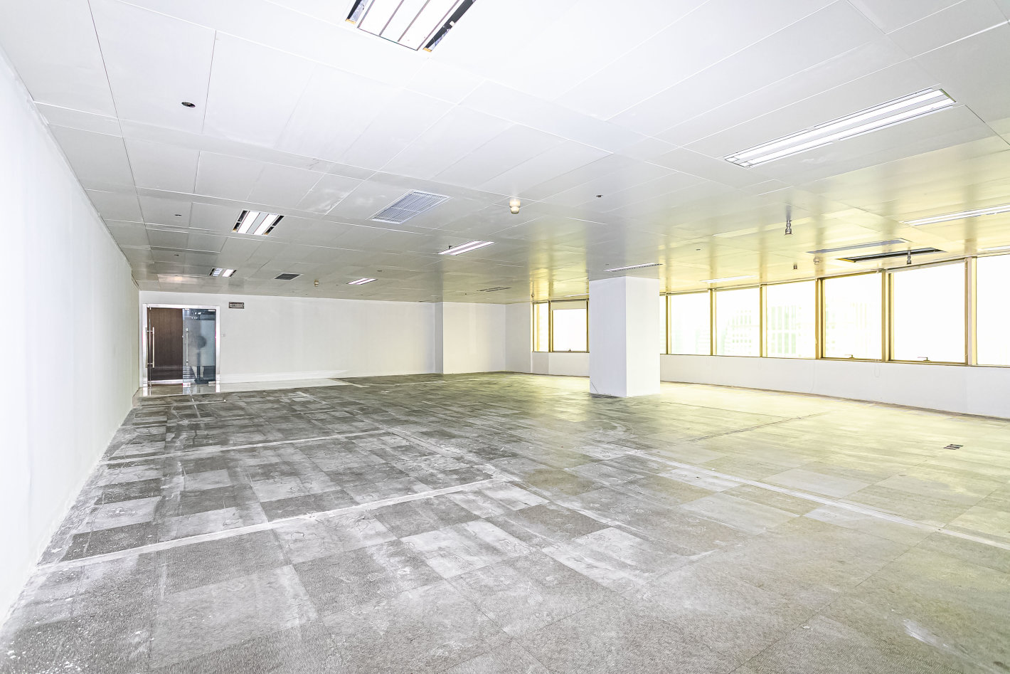 世界贸易大厦黄浦 世界贸易大厦 271平米 简装修