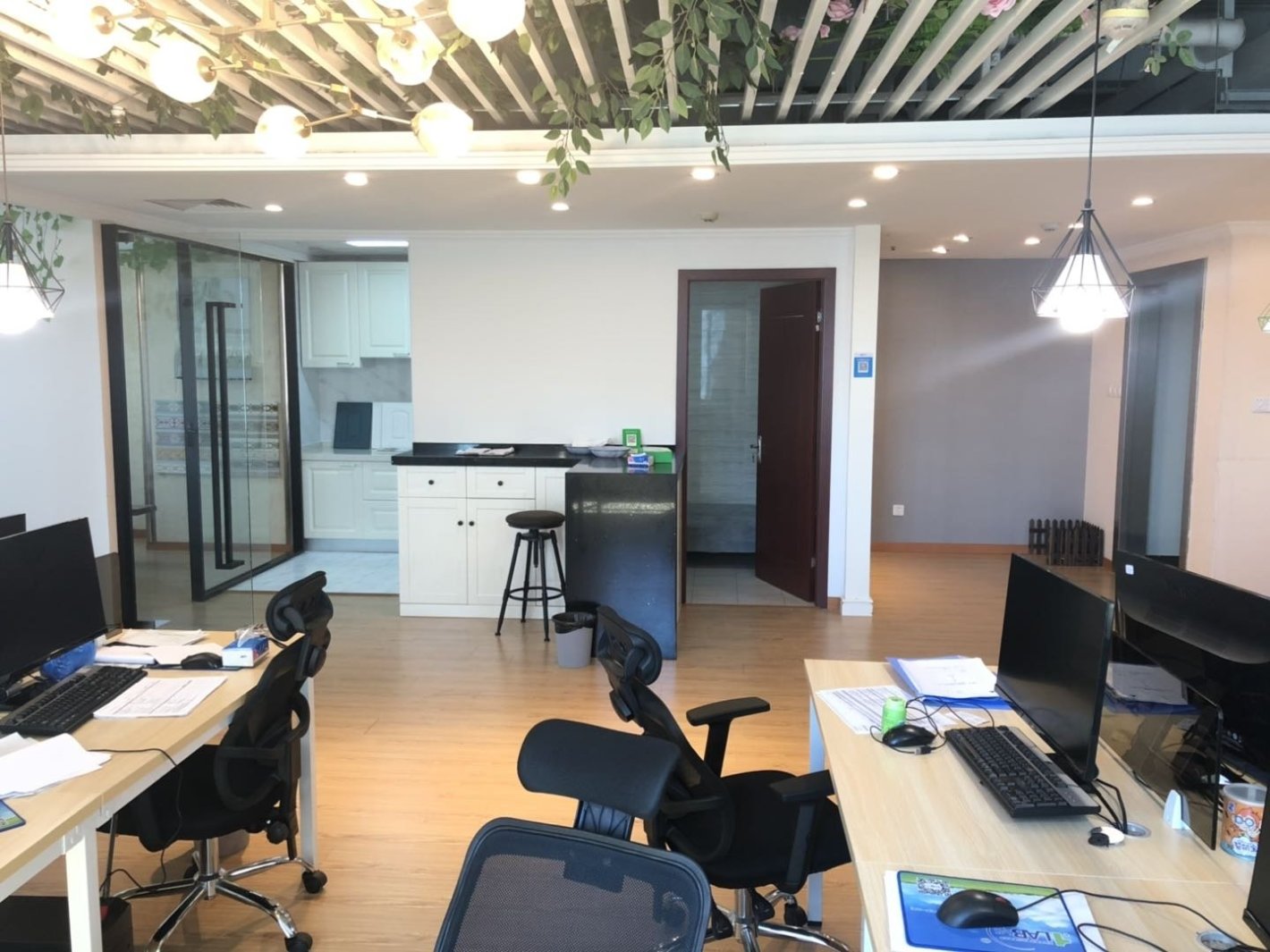 景鸿大厦万体馆 景鸿大厦 120.2平米 中等装修