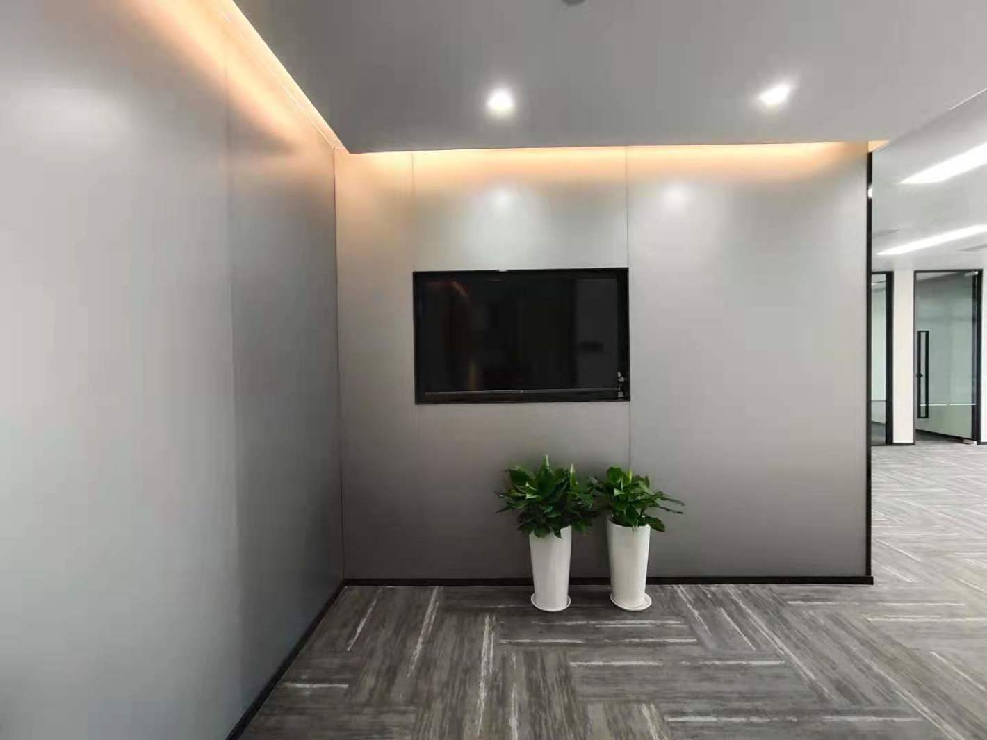 宏汇国际广场徐汇 宏汇国际广场 240平米 中等装修