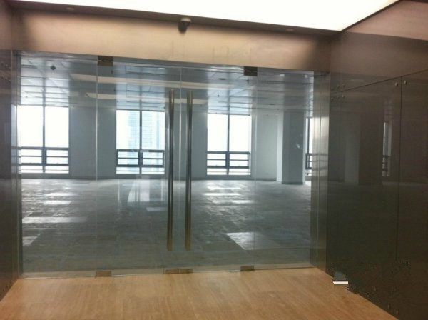 渣打银行大厦320平米办公室出租-租金价格9.12元/m²/天