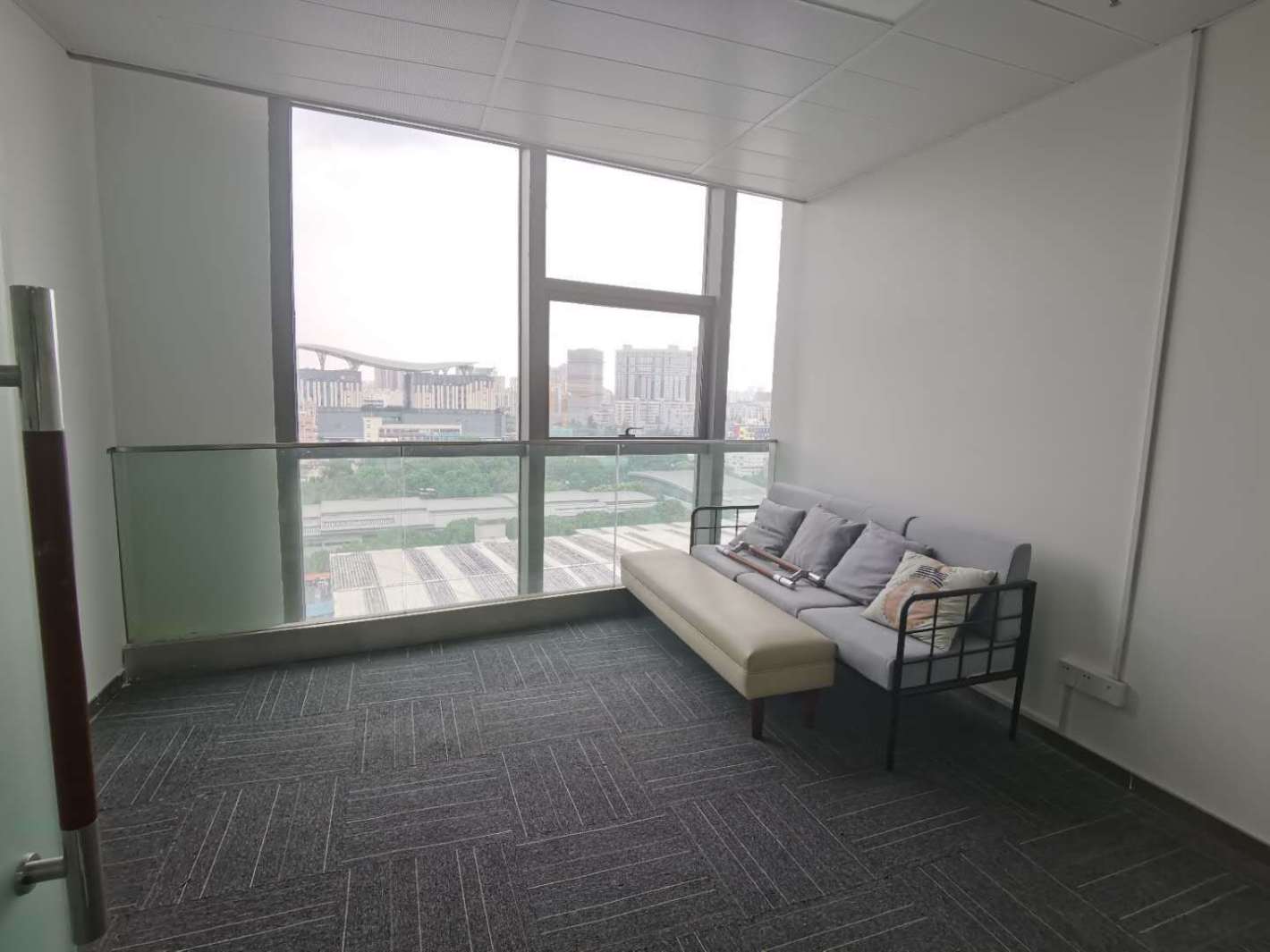 汇阳广场万体馆 汇阳广场 198平米 精装修