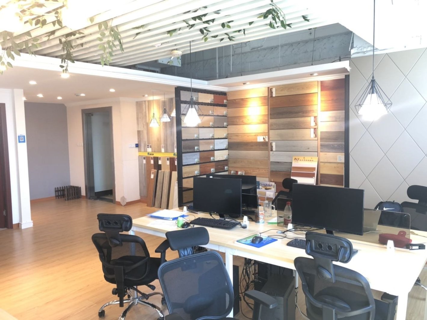 景鸿大厦万体馆 景鸿大厦 120.2平米 中等装修