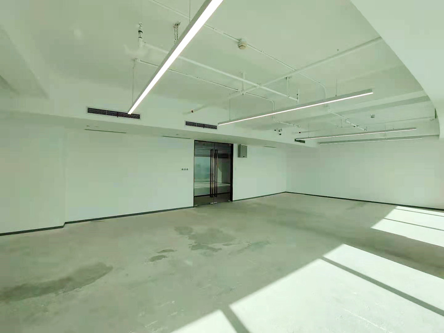 中港汇黄浦(原长城金融大厦)黄浦 中港汇黄浦(原长城金融大厦) 141平米 简装修