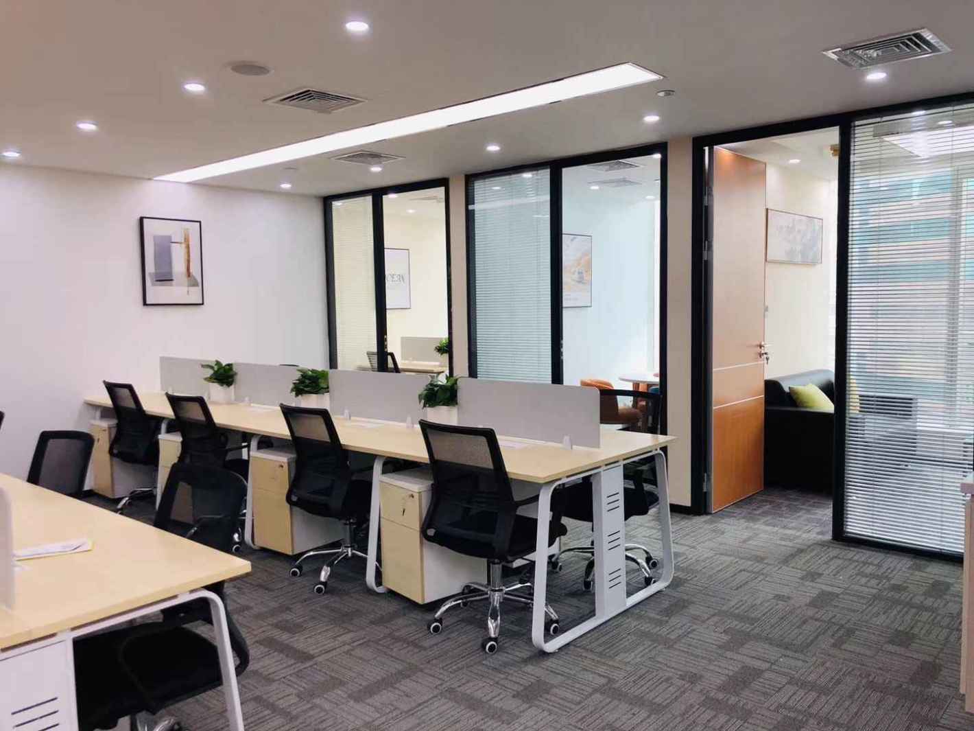 新上海国际大厦浦东 新上海国际大厦 233平米 精装修