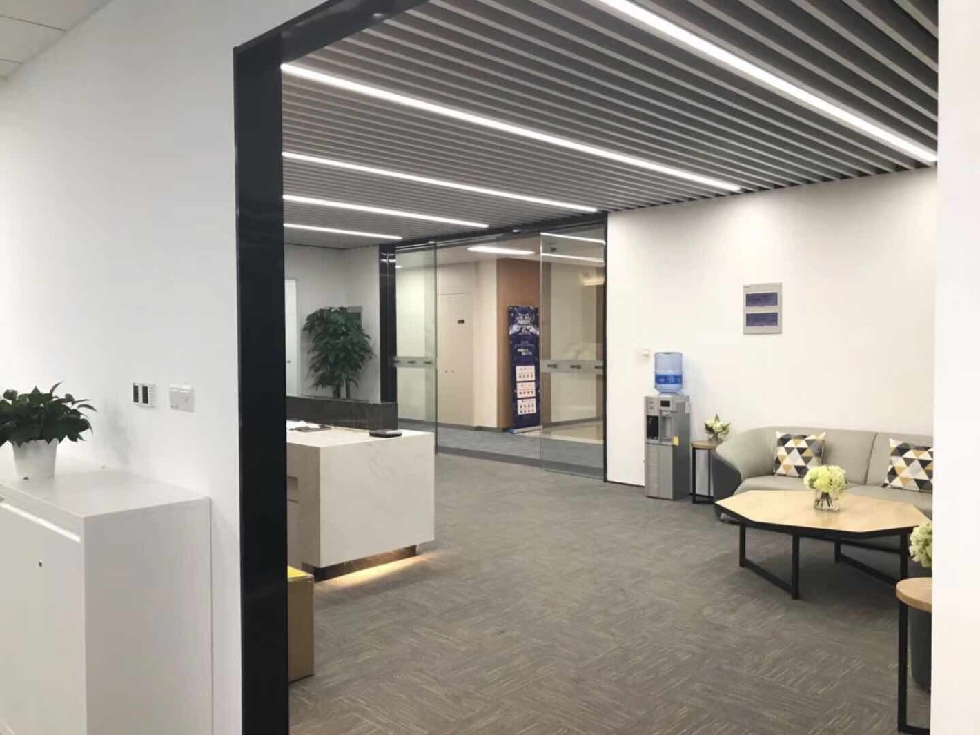 虹桥中骏广场长宁 虹桥中骏广场 210平米 中等装修