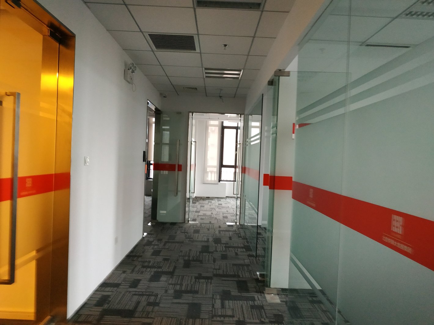 永丰国际广场徐汇 永丰国际广场 267平米 简装修