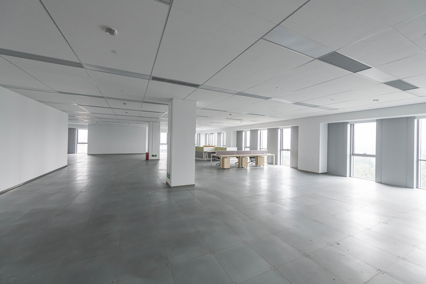 外高桥复旦科技园创新中心620平米办公室出租-租金价格3.04元/m²/天