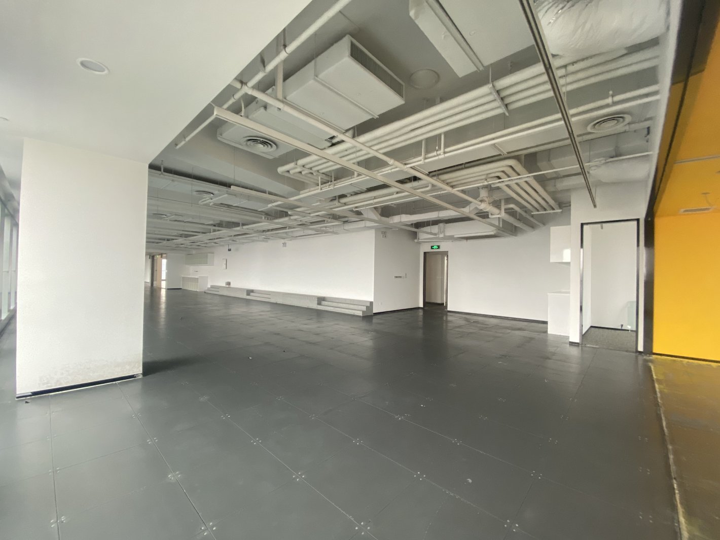 SOHO天山广场长宁 SOHO天山广场 664平米 简装修