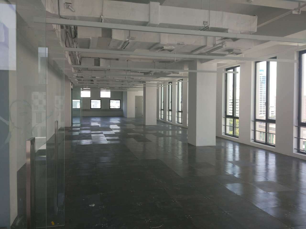 华鑫天地二期680平米办公室出租-租金价格5.00元/m²/天