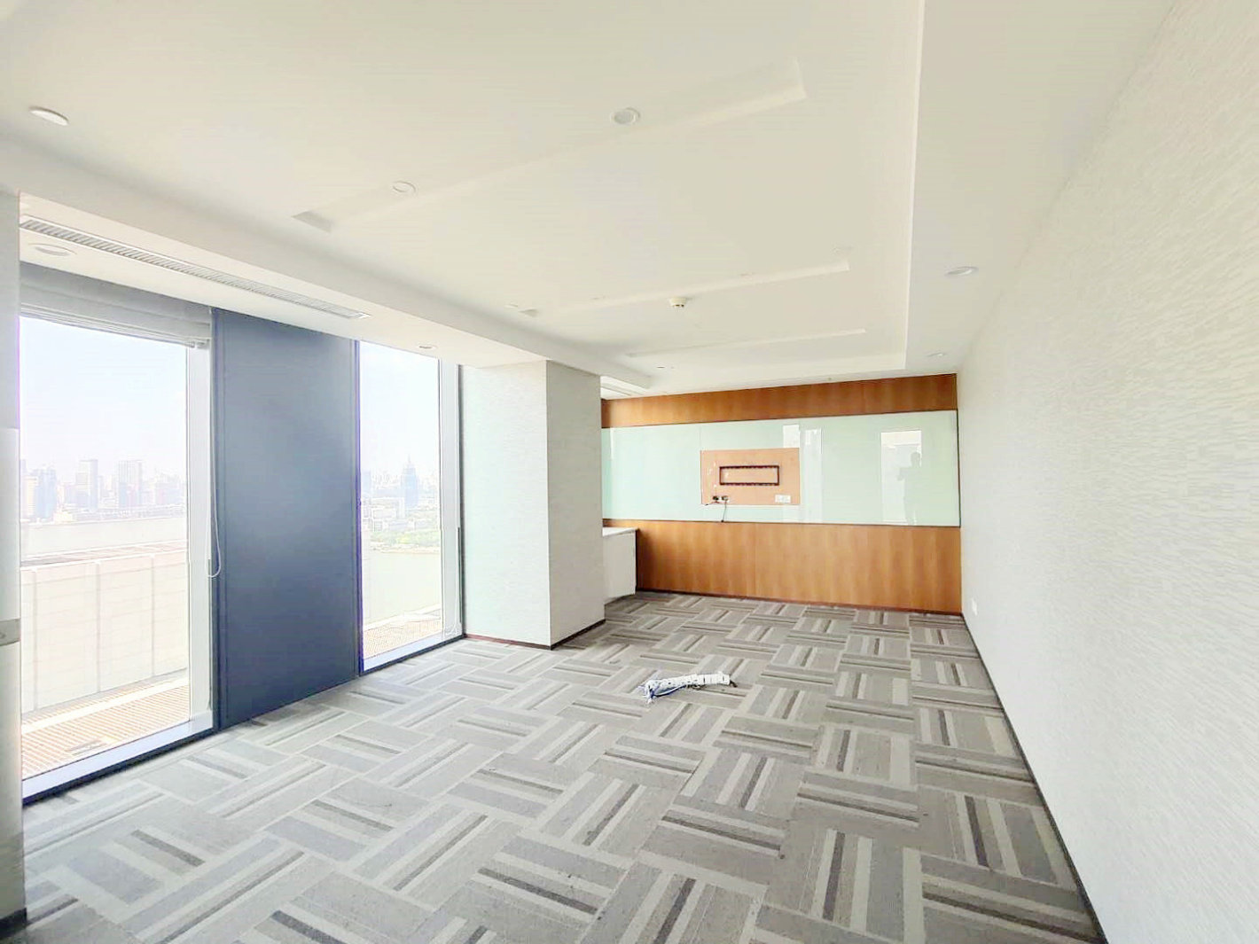 外滩SOHO315平米办公室出租-租金价格9.43元/m²/天