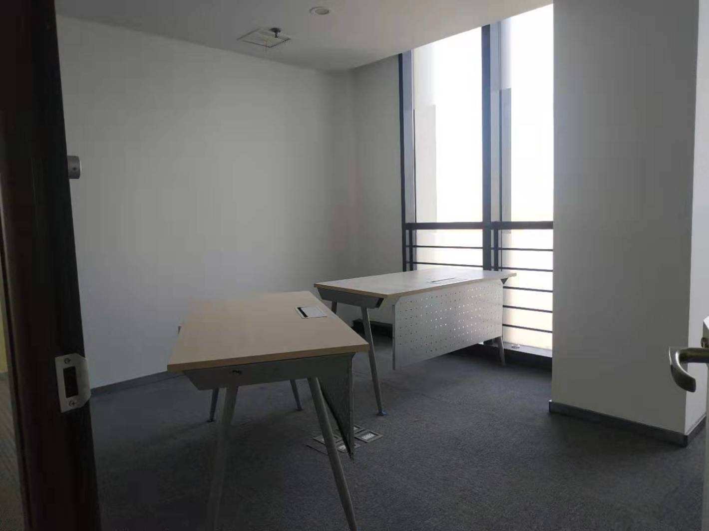 华滋奔腾大厦宝山 华滋奔腾大厦 530平米 精装修