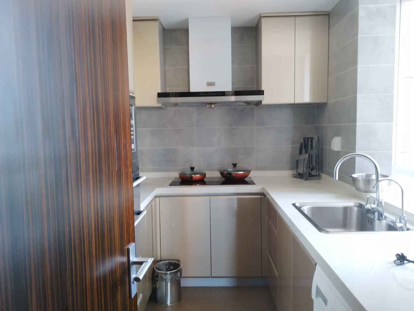 日月光伯爵居黄浦 日月光伯爵居 113平米 简装修