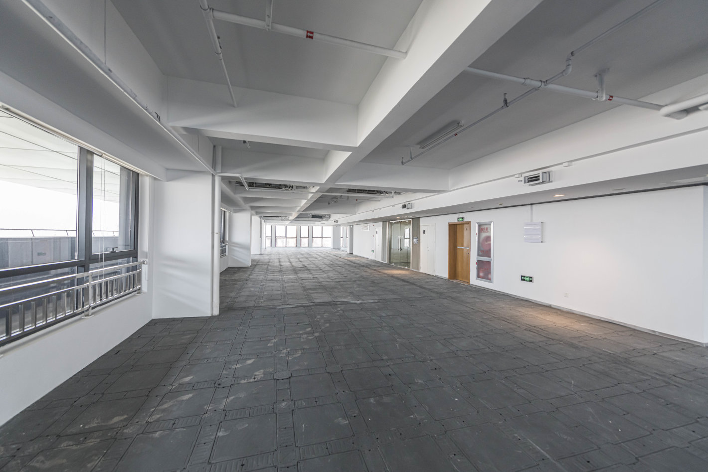 H88越虹广场徐汇 H88越虹广场 360平米 简装修