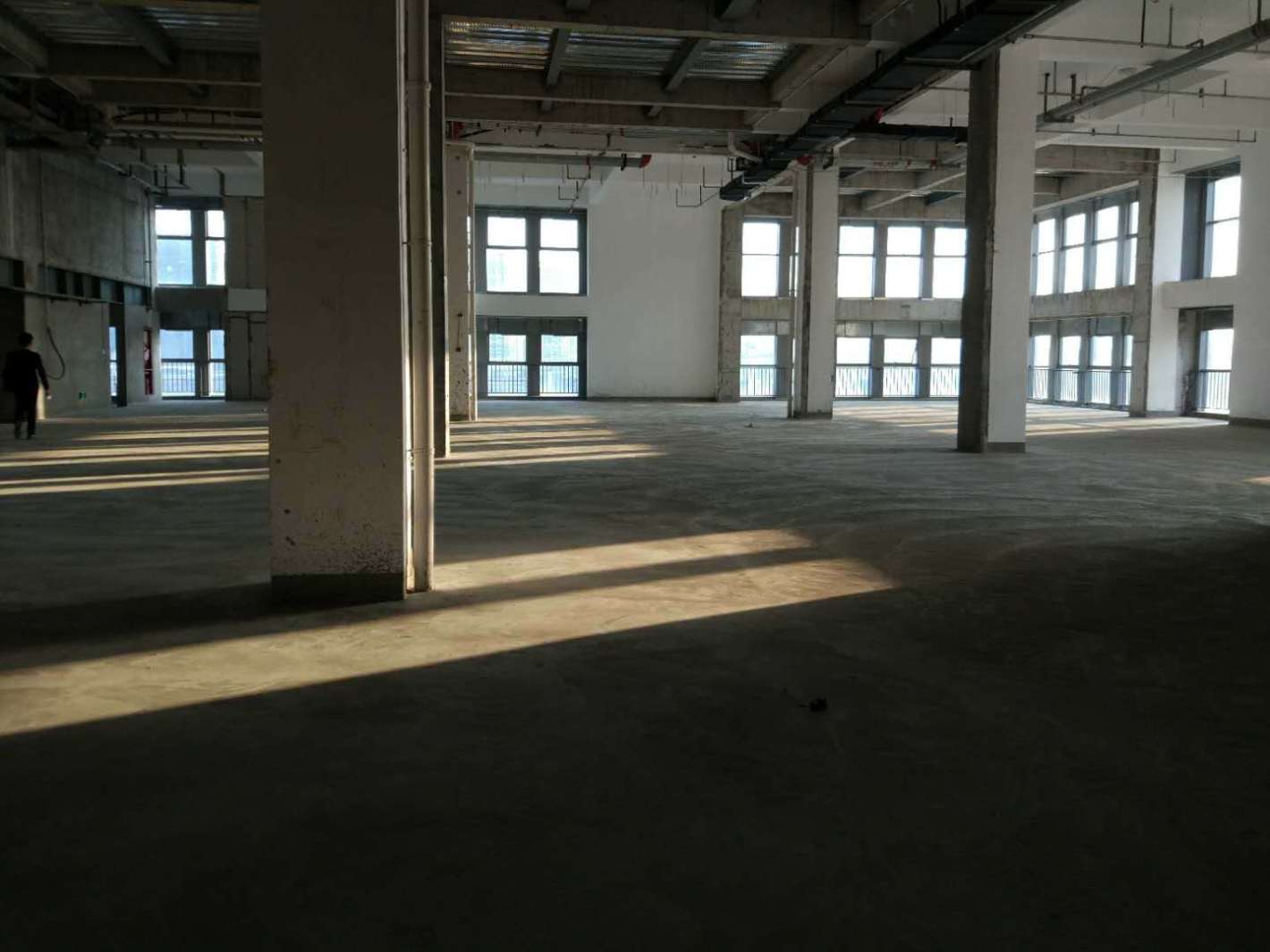 汇智园满星空间静安 汇智园满星空间 364平米 毛坯