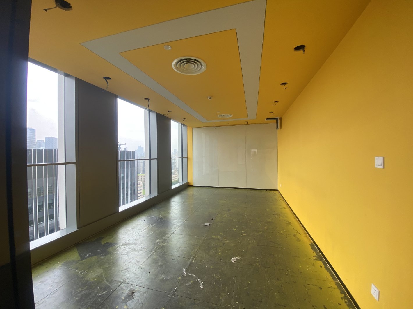 SOHO天山广场长宁 SOHO天山广场 664平米 简装修