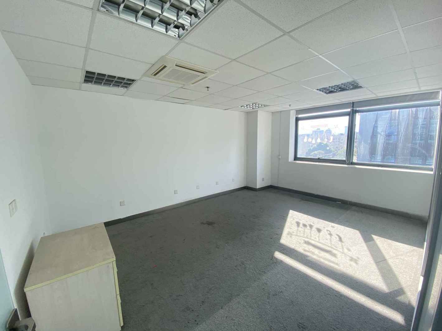 江裕大厦静安 江裕大厦 350平米 简装修