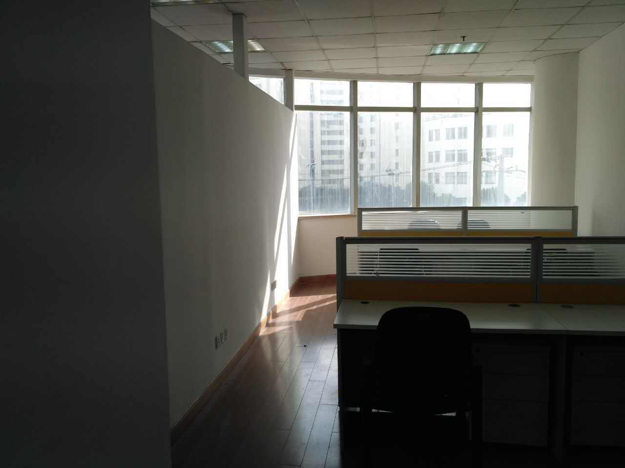德诚大厦114平米办公室出租-租金价格3.04元/m²/天