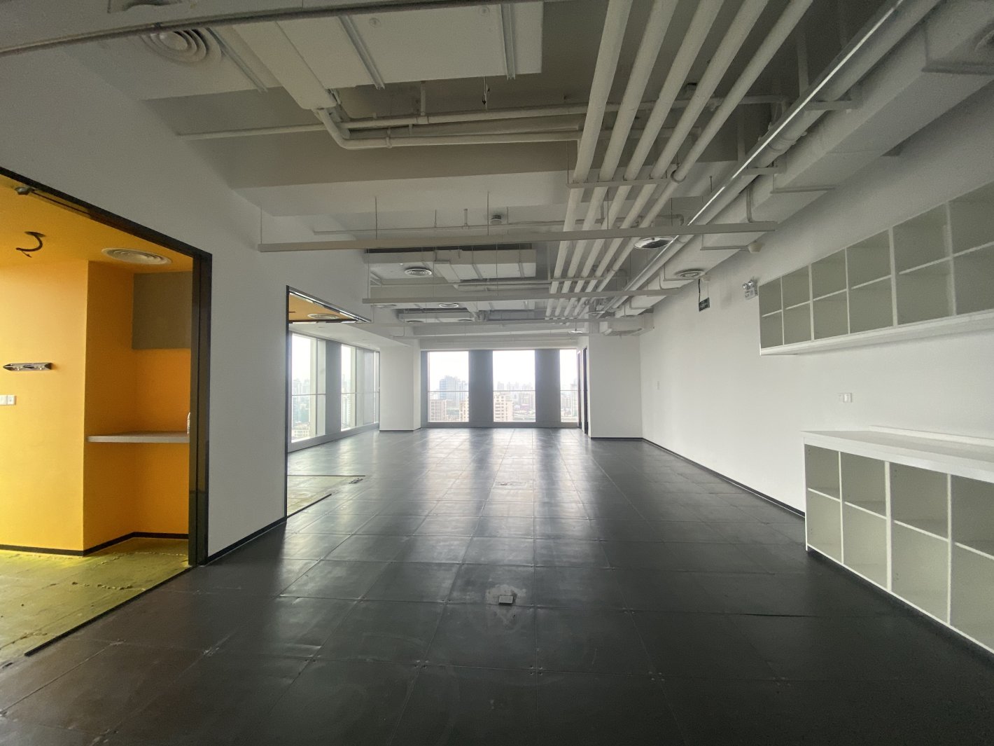 SOHO天山广场长宁 SOHO天山广场 664平米 简装修