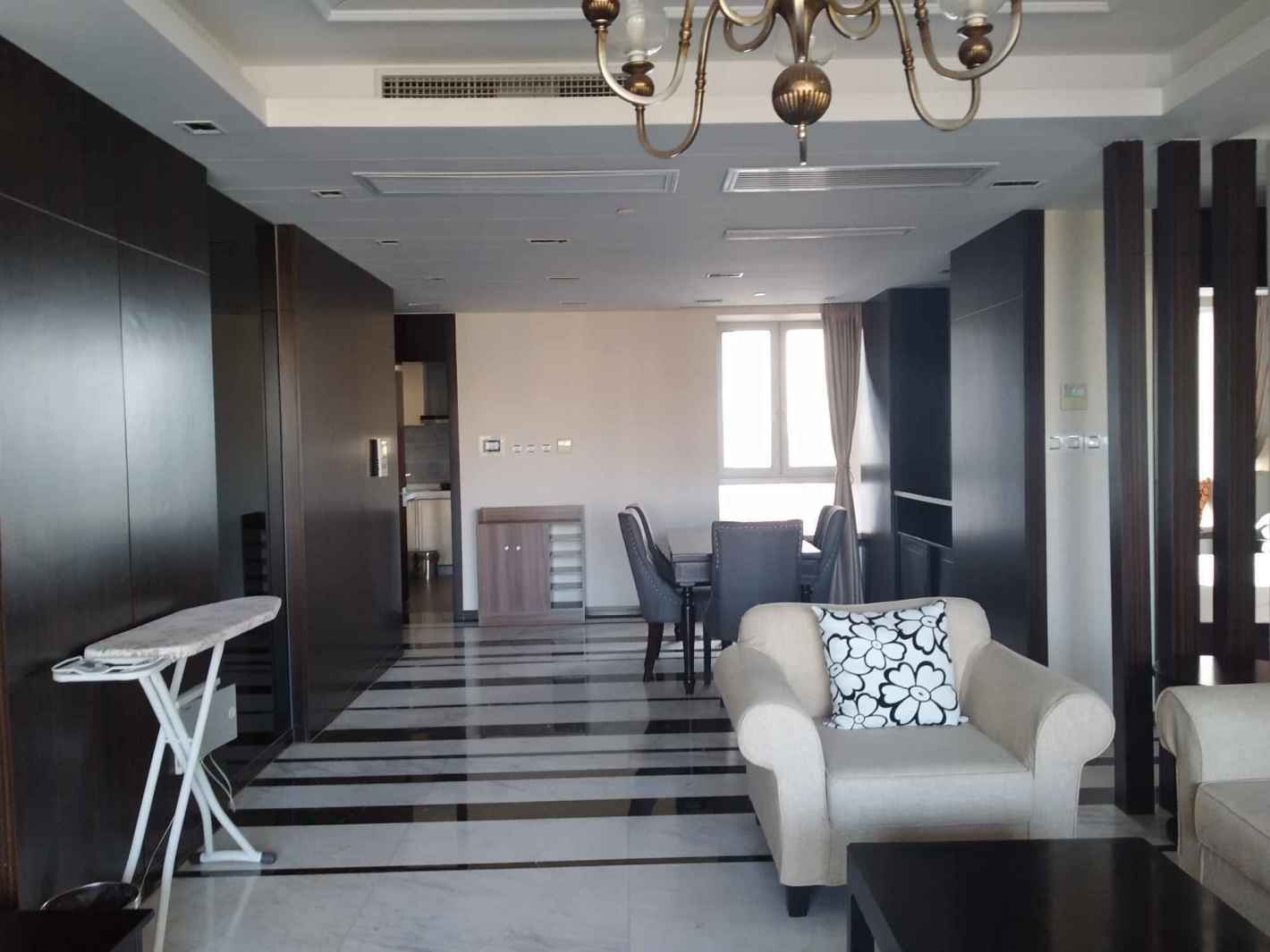 日月光伯爵居黄浦 日月光伯爵居 113平米 简装修