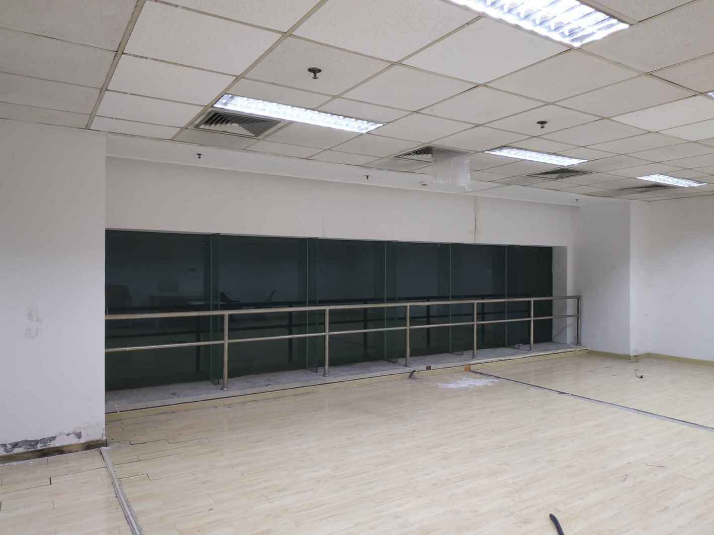 景鸿大厦徐汇 景鸿大厦 210平米 简装修