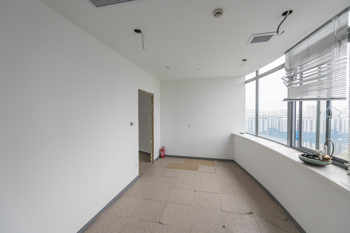 康秀大厦（原锦科文化产业园）832平米办公室出租-租金价格2.84元/m²/天