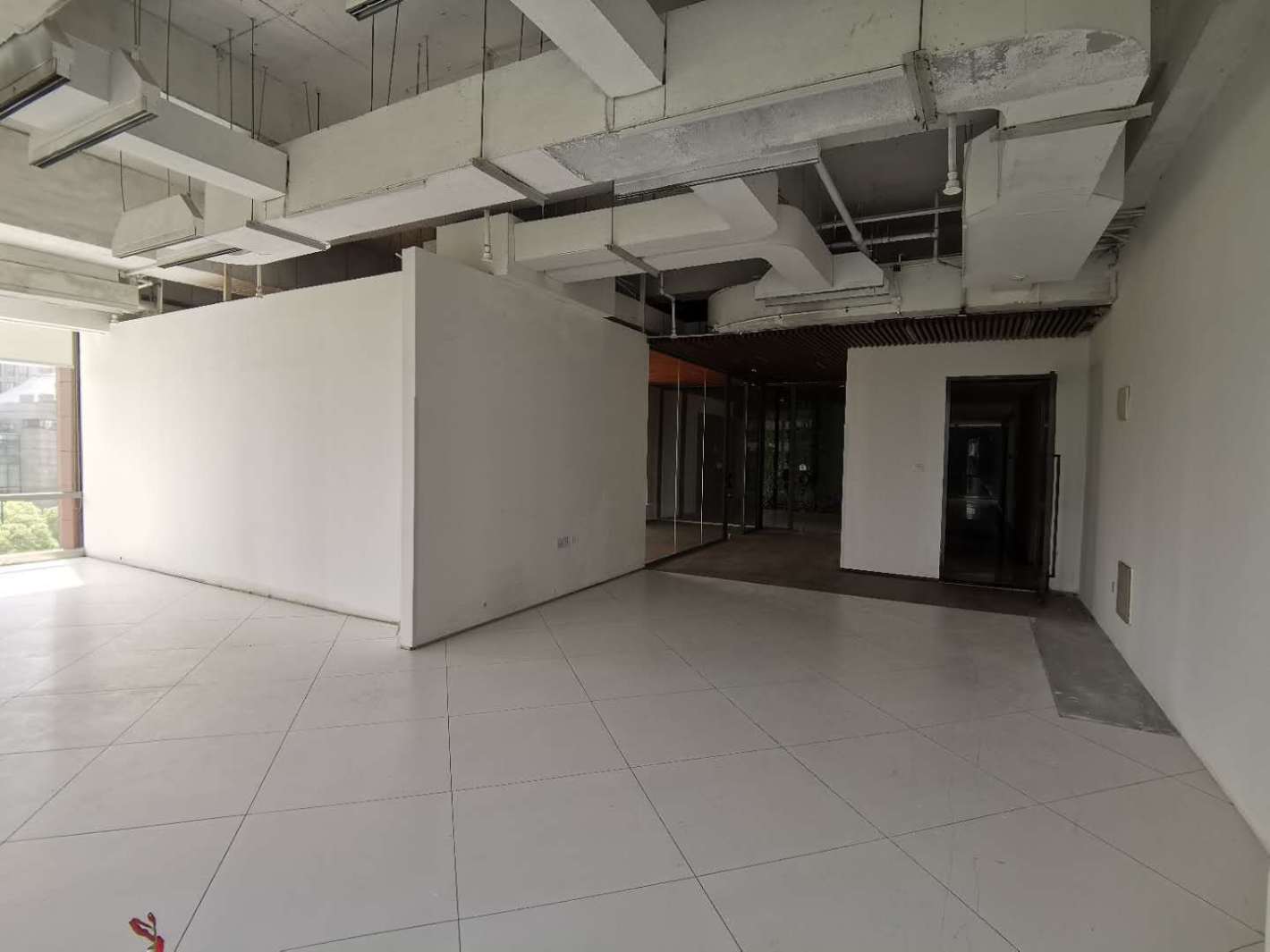 东方蓝海国际广场杨浦 东方蓝海国际广场 271平米 简装修