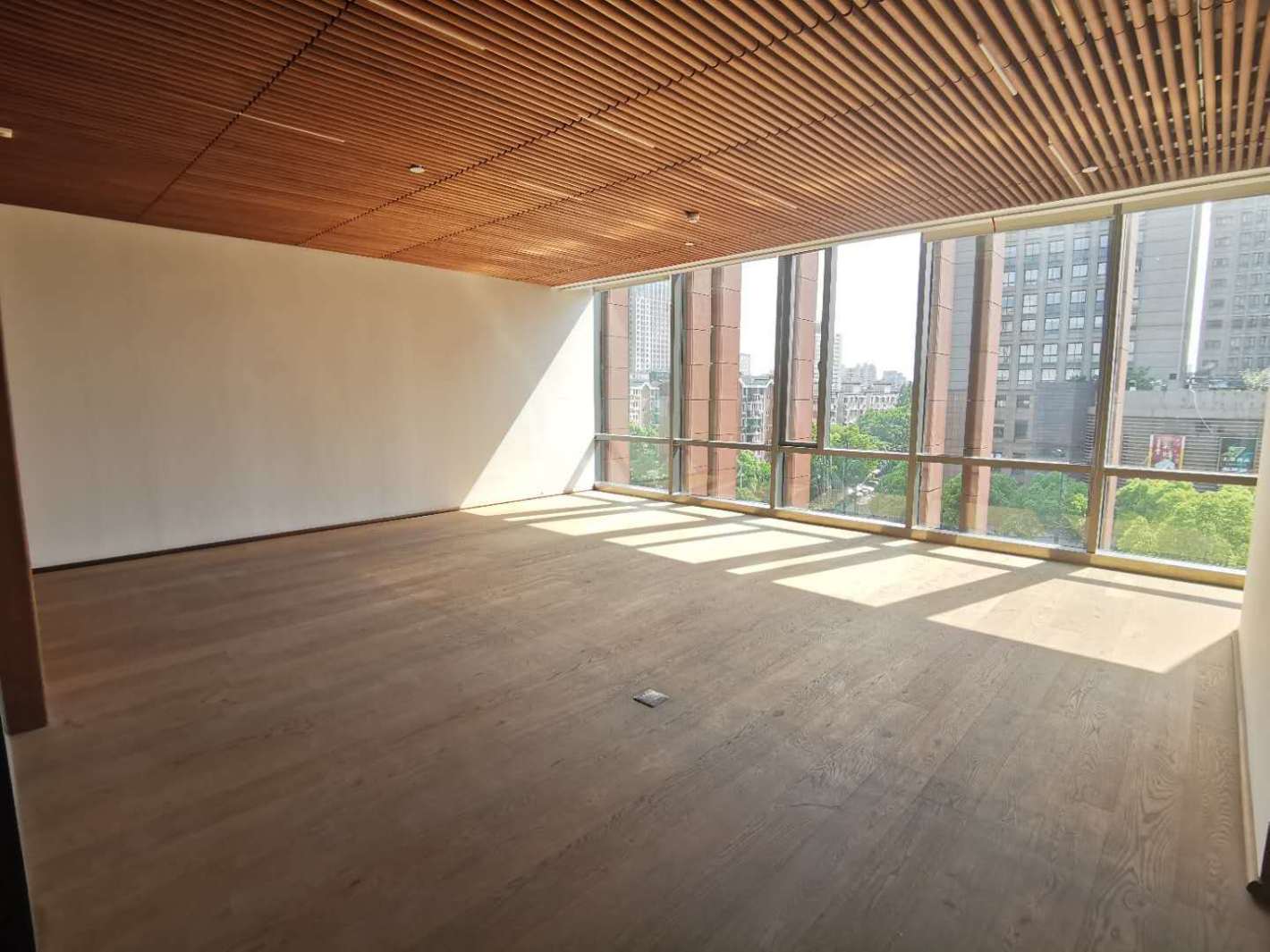 东方蓝海国际广场杨浦 东方蓝海国际广场 271平米 简装修