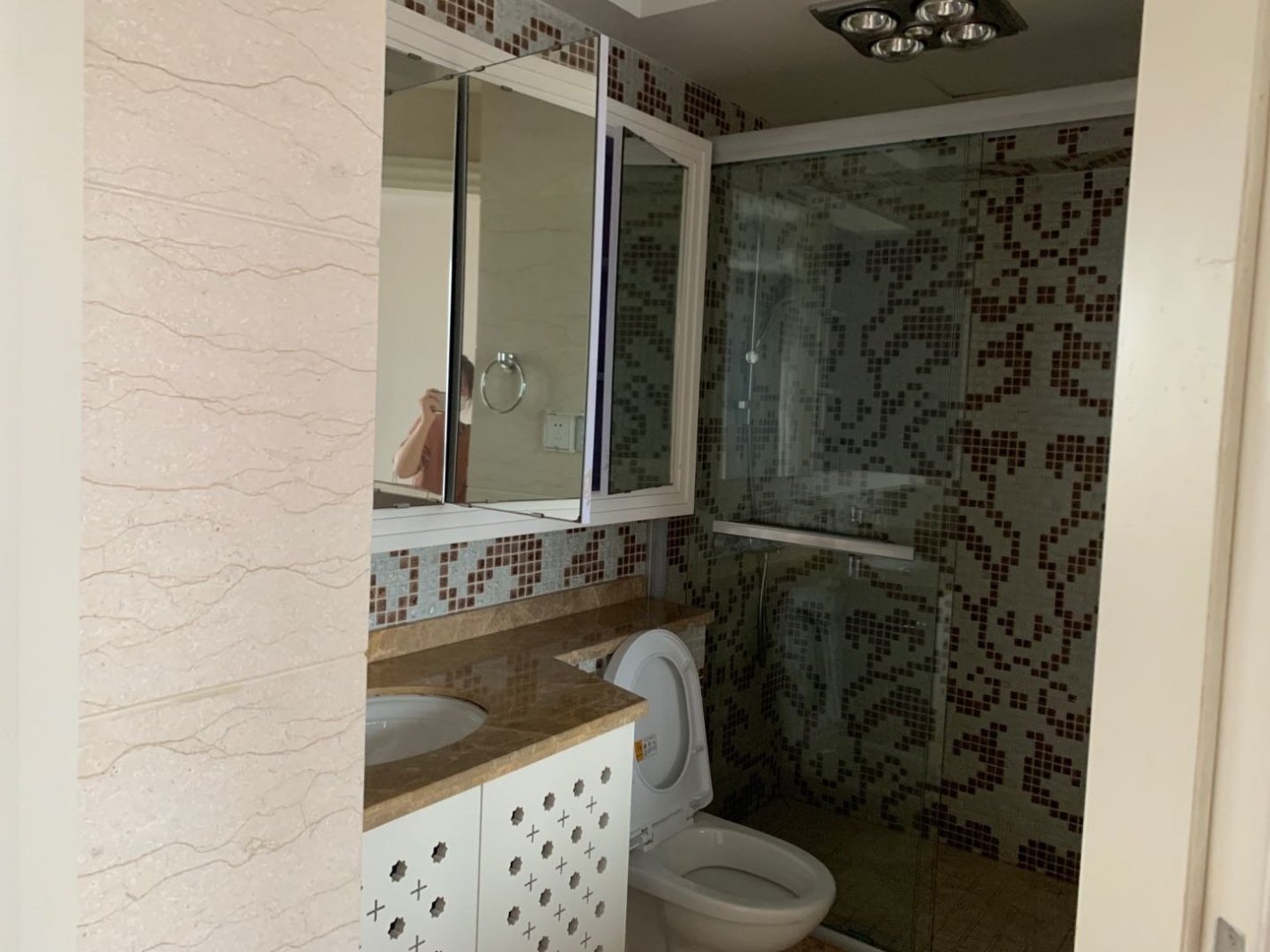 日月光伯爵居黄浦 日月光伯爵居 137平米 毛坯