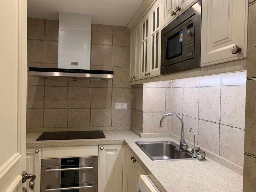 日月光伯爵居黄浦 日月光伯爵居 137平米 毛坯