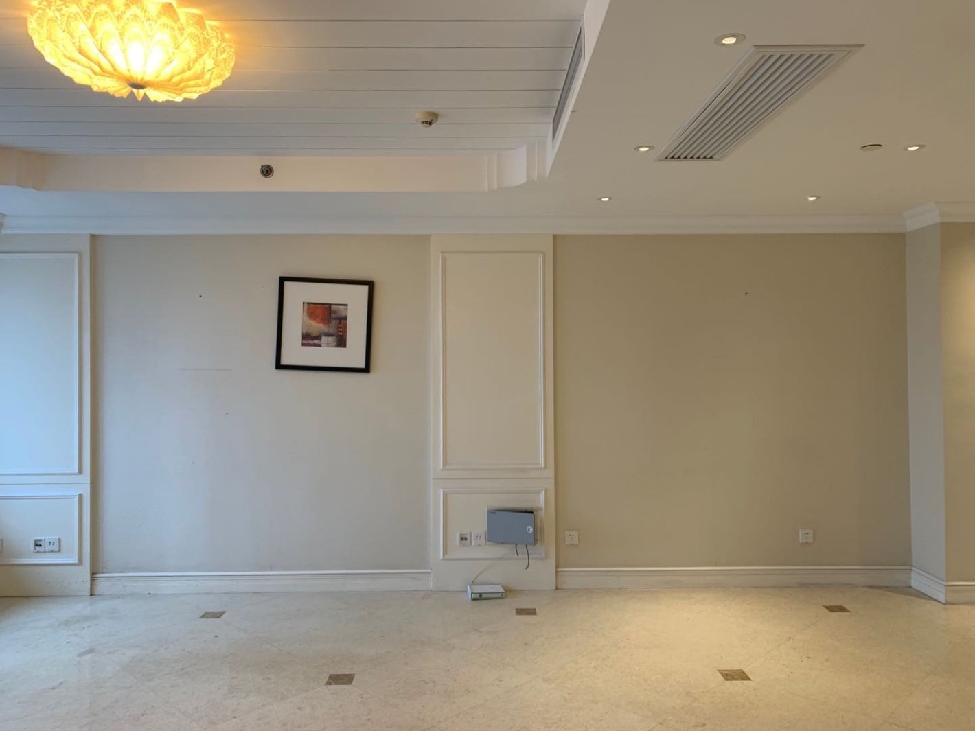 日月光伯爵居黄浦 日月光伯爵居 137平米 毛坯