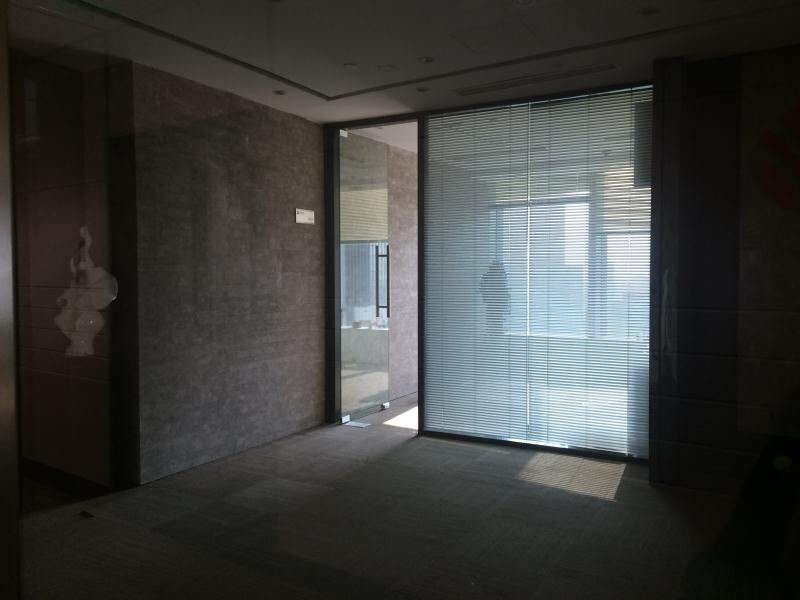 恒隆广场静安 恒隆广场 1781平米 中等装修