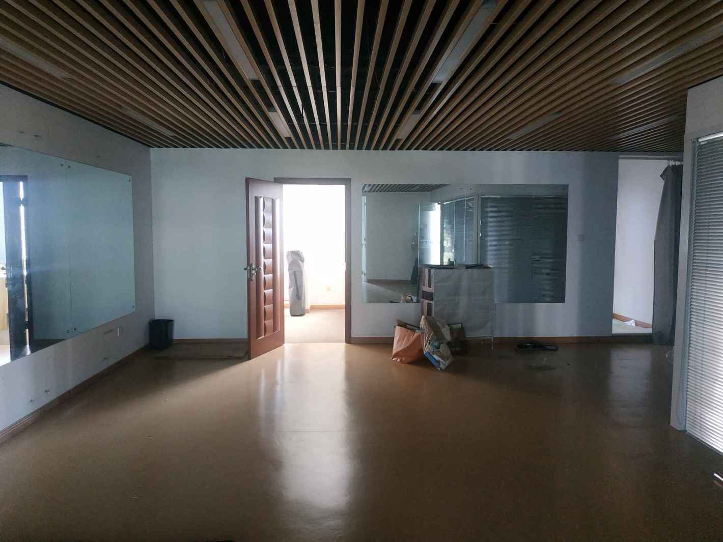 国盛中心长风公园国盛中心213平行业不限可定制装修上下水