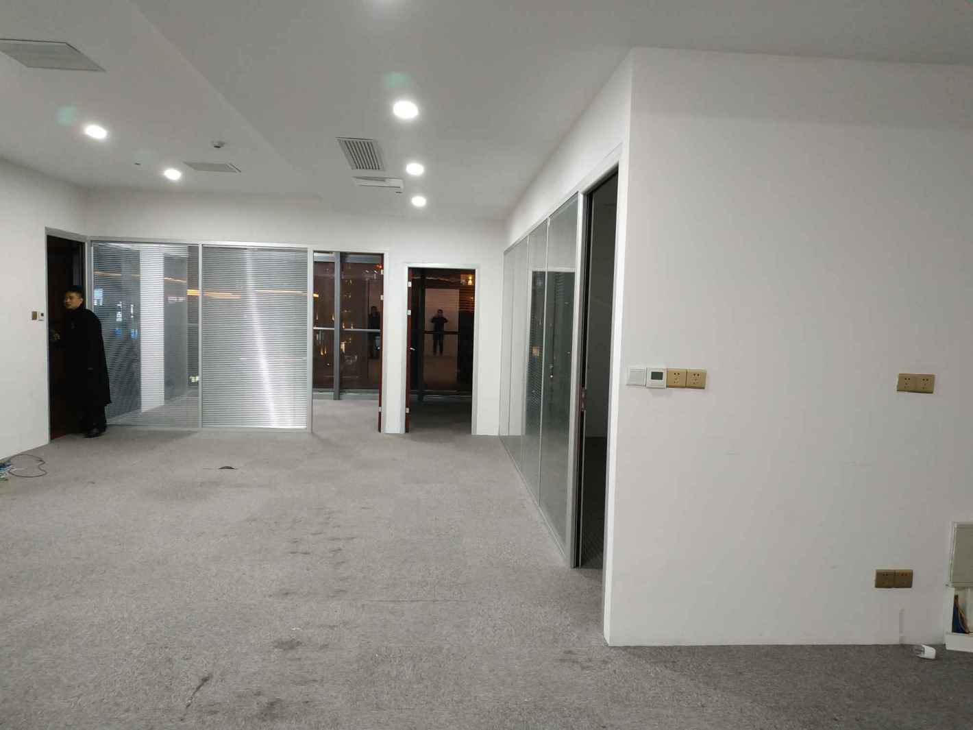 龙湖虹桥天街长宁 龙湖虹桥天街 209平米 中等装修