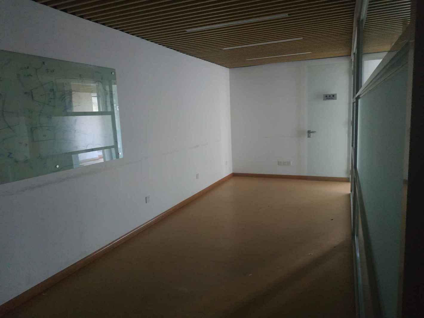 国盛中心长风公园国盛中心213平行业不限可定制装修上下水