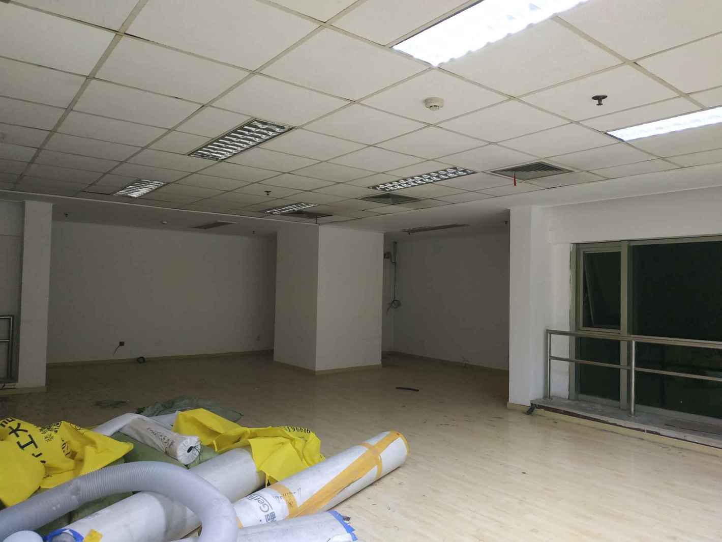 景鸿大厦徐汇 景鸿大厦 210平米 简装修