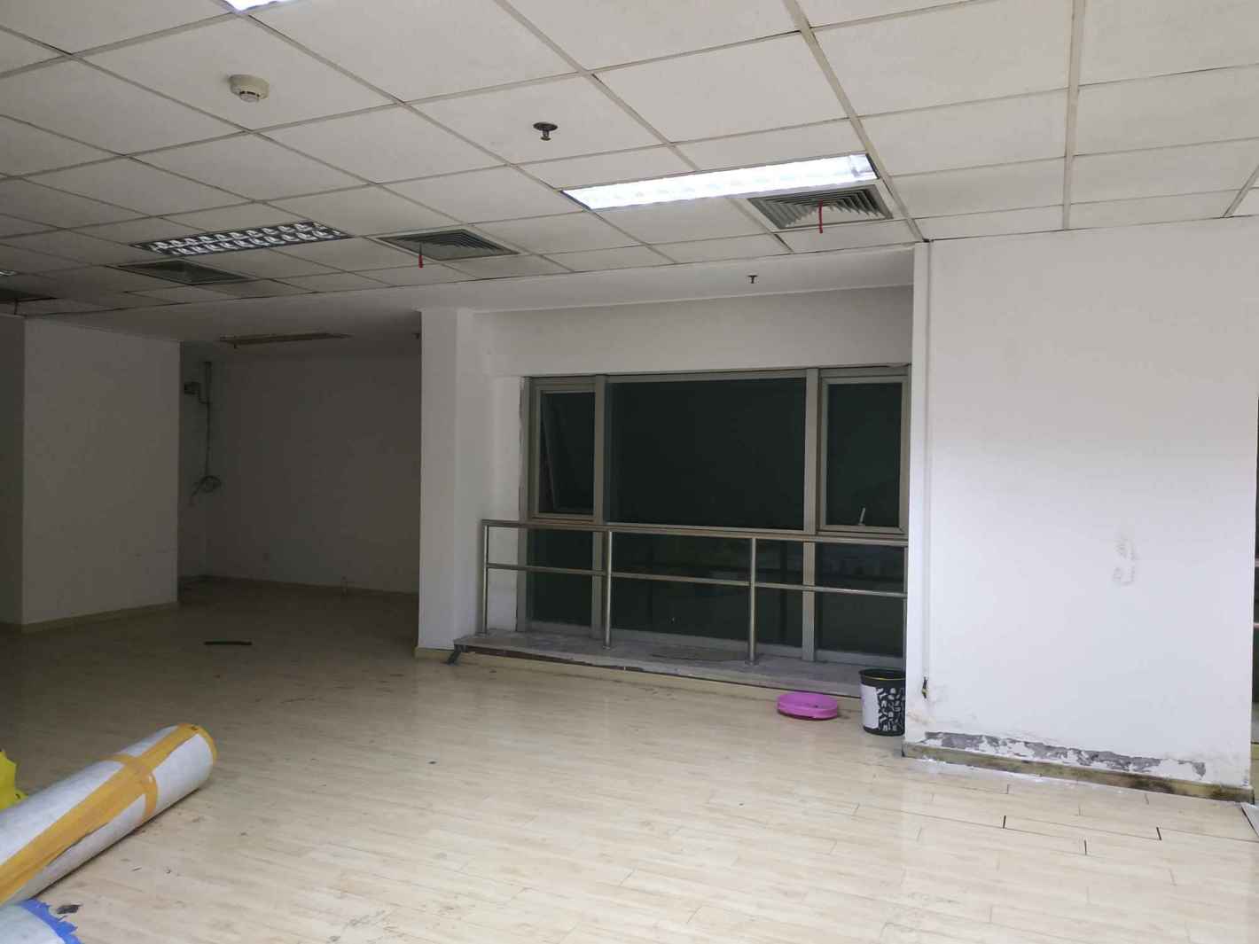 景鸿大厦徐汇 景鸿大厦 210平米 简装修