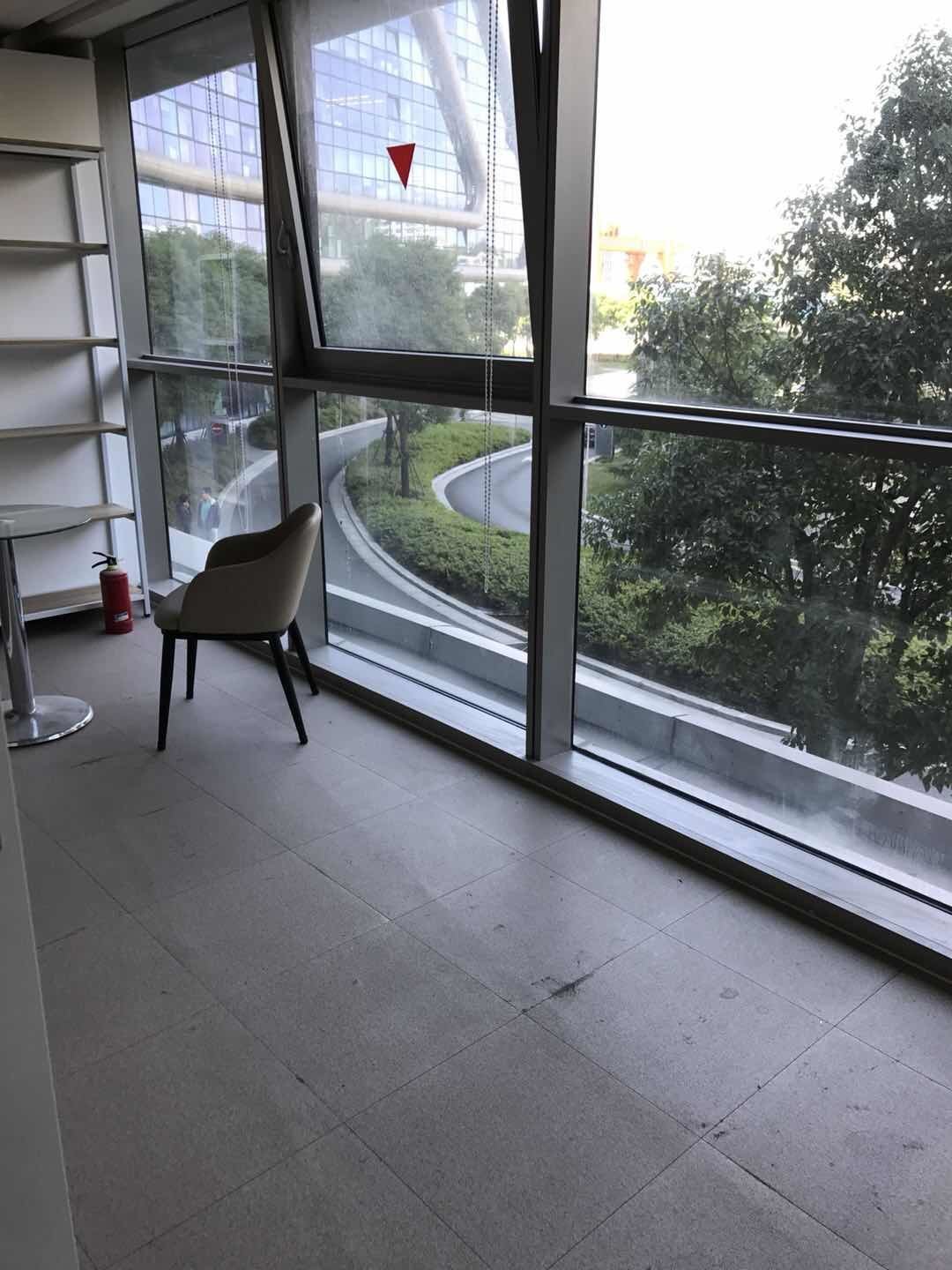 天会商务广场(凌空SOHO)长宁 天会商务广场(凌空SOHO) 227平米 精装修